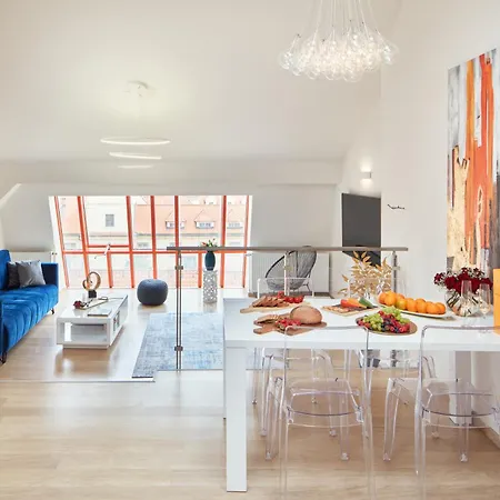 Exclusive Old Town With Views & Ac By Easybnb Premium Apartment *