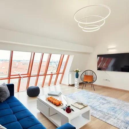 Апартаменты Exclusive Old Town With Views & Ac By Easybnb Premium