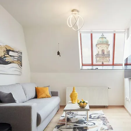 Exclusive Old Town With Views & Ac By Easybnb Premium Прага