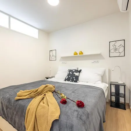 Exclusive Old Town With Views & Ac By Easybnb Premium