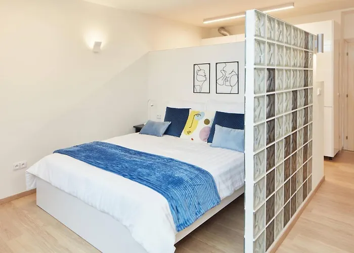 Exclusive Old Town With Views & Ac By Easybnb Premium Apartament *