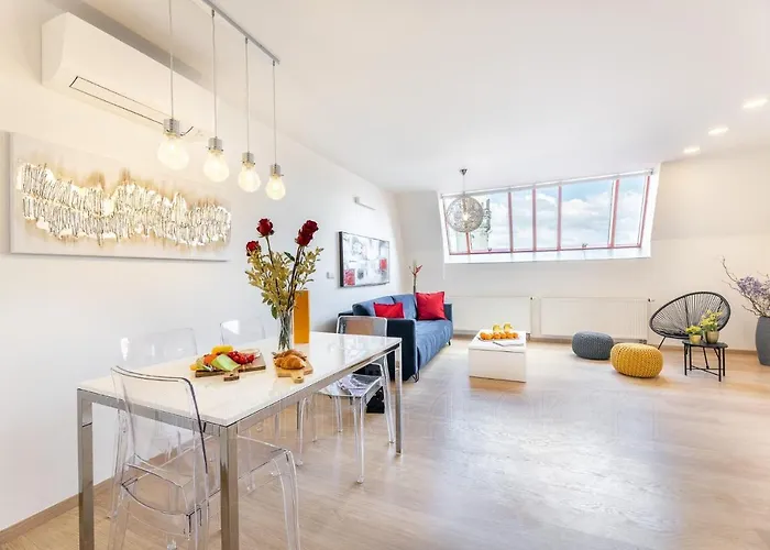 Exclusive Old Town With Views & Ac By Easybnb Premium