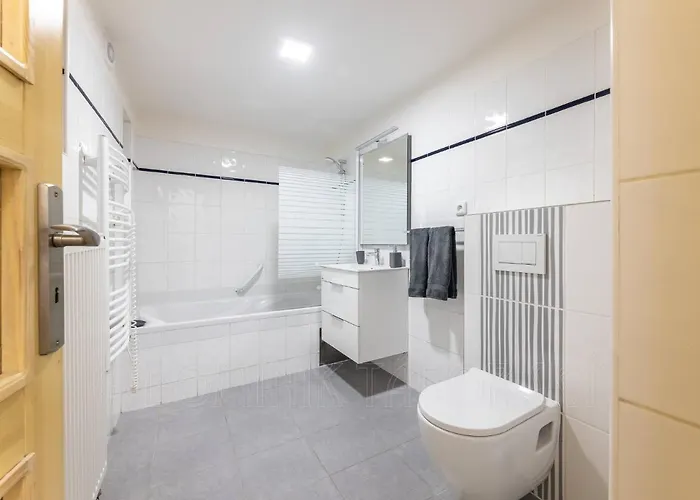 Exclusive Old Town With Views & Ac By Easybnb Premium * Praga