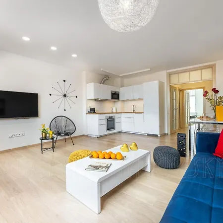 Exclusive Old Town With Views & Ac By Easybnb Premium *