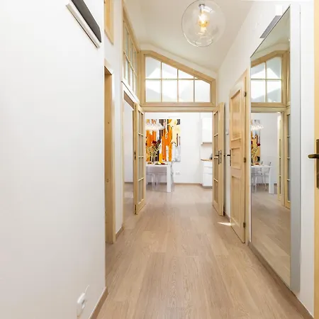 Exclusive Old Town With Views & Ac By Easybnb Premium Prag